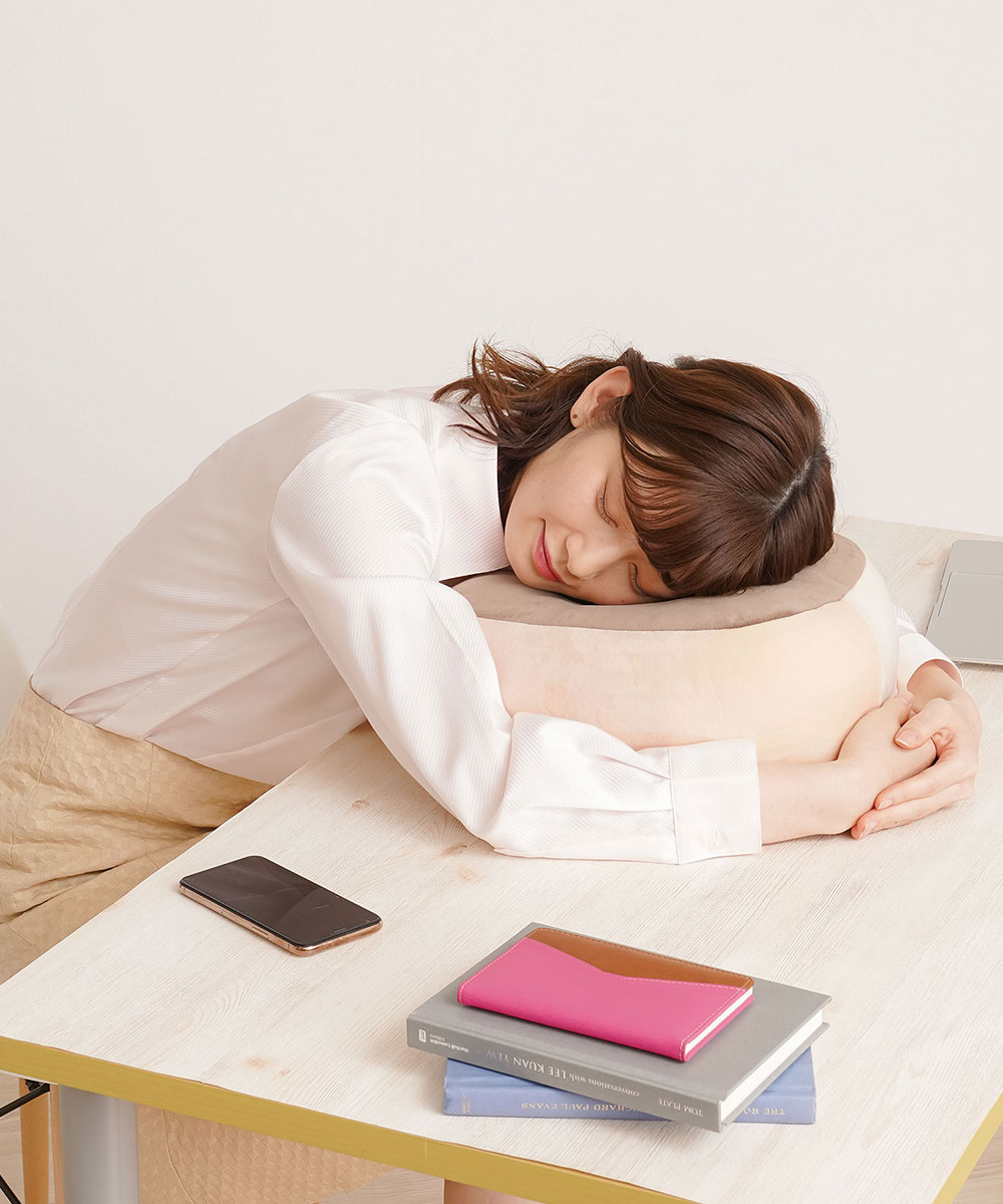 昼寝 枕 デスク うつぶせ うたた寝枕 デスクワーク ゆがみ 猫背 オフィス テレワーク ソファ 円座形状 丸穴 もっちり顔すっぽりクッション 198 爆買 | ブランド登録なし | 07