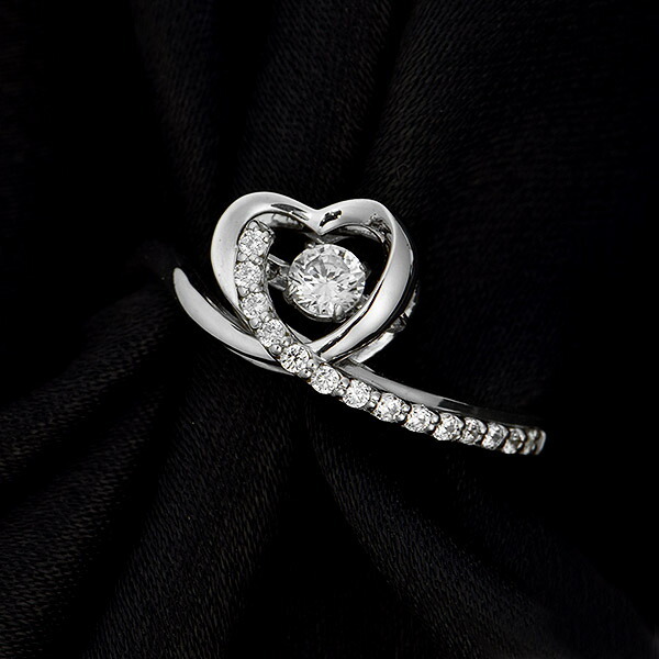 交差模様 ストーン付き リング Tiny Motif】K10ダイヤモンドハートチェーンリング（0.03ct）｜リング