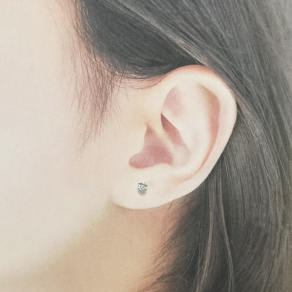 ダイヤモンド ピアス 一粒 0.3ct プラチナ Pt900 6本爪 0.15×0.15ct