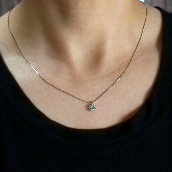 プラチナ900 850 天然ダイヤモンド 0,527ct ネックレス