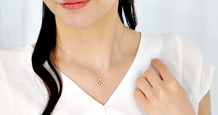 ネックレス レディース ダイヤ ブルーダイヤ 0.40ct 18金