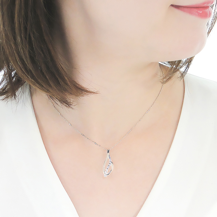 ネックレス PT900 プラチナ ダイヤ 0.33ct リーフ 葉 つゆ 雫