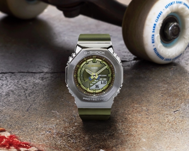 G-SHOCK メタルカバー 八角形 小型 薄型 CASIO ミッドサイズ