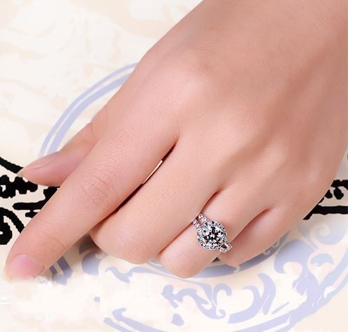 SWAROVSKI 指輪 リング スワロフスキー SWAROVSK 大粒 豪華 結婚