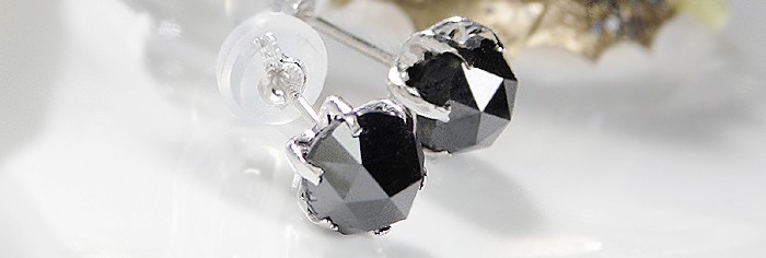 【K18WG】ブラックダイヤモンド ピアス2.00ct【AAAクラス】