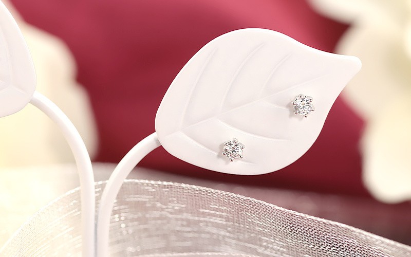 Jeweluce ☆PT1000 ダイヤモンドピアス 0.1ct 【Hカラー・SI