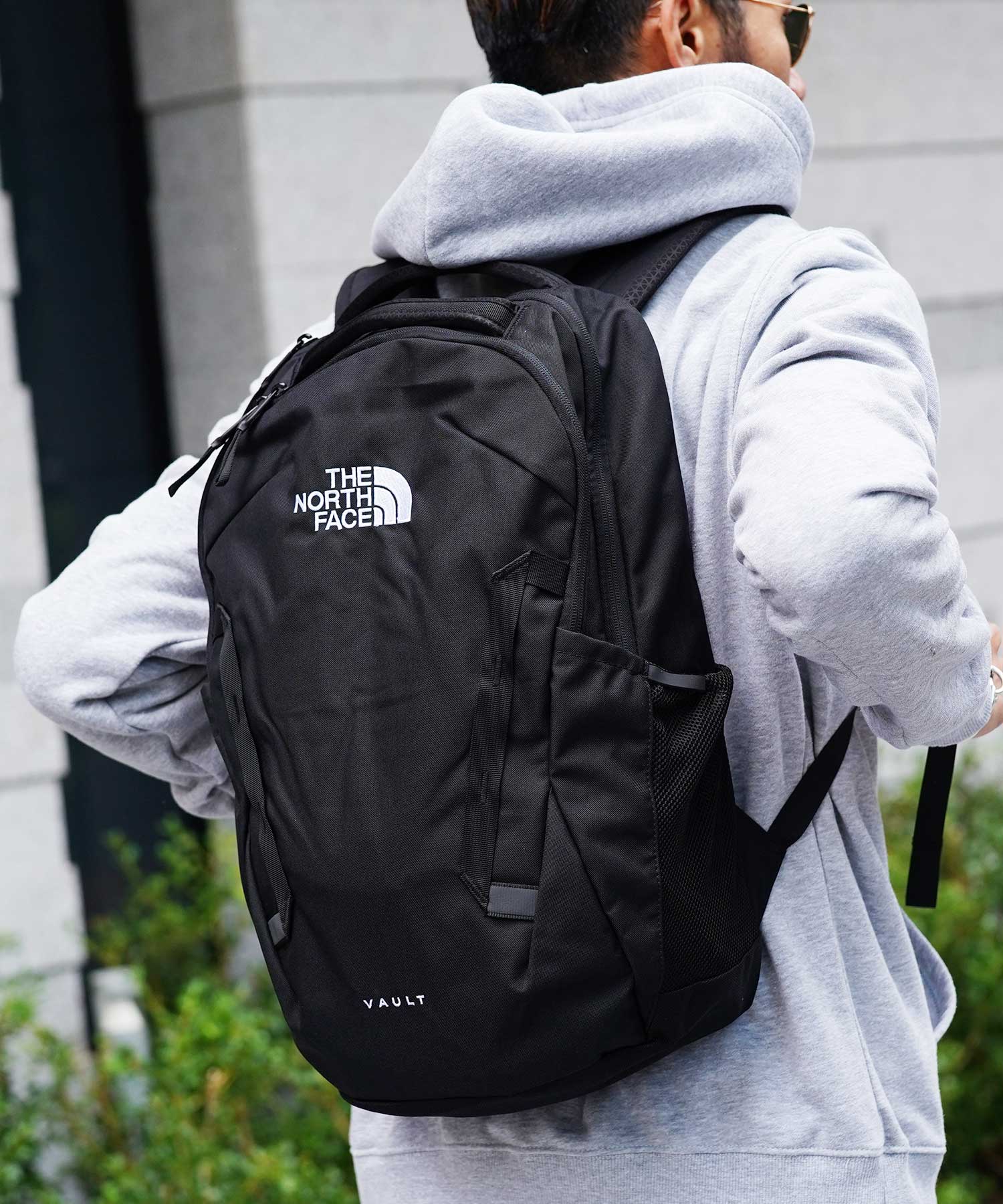THE NORTH FACE リュックサック、デイパック（柄：文字、メッセージ 