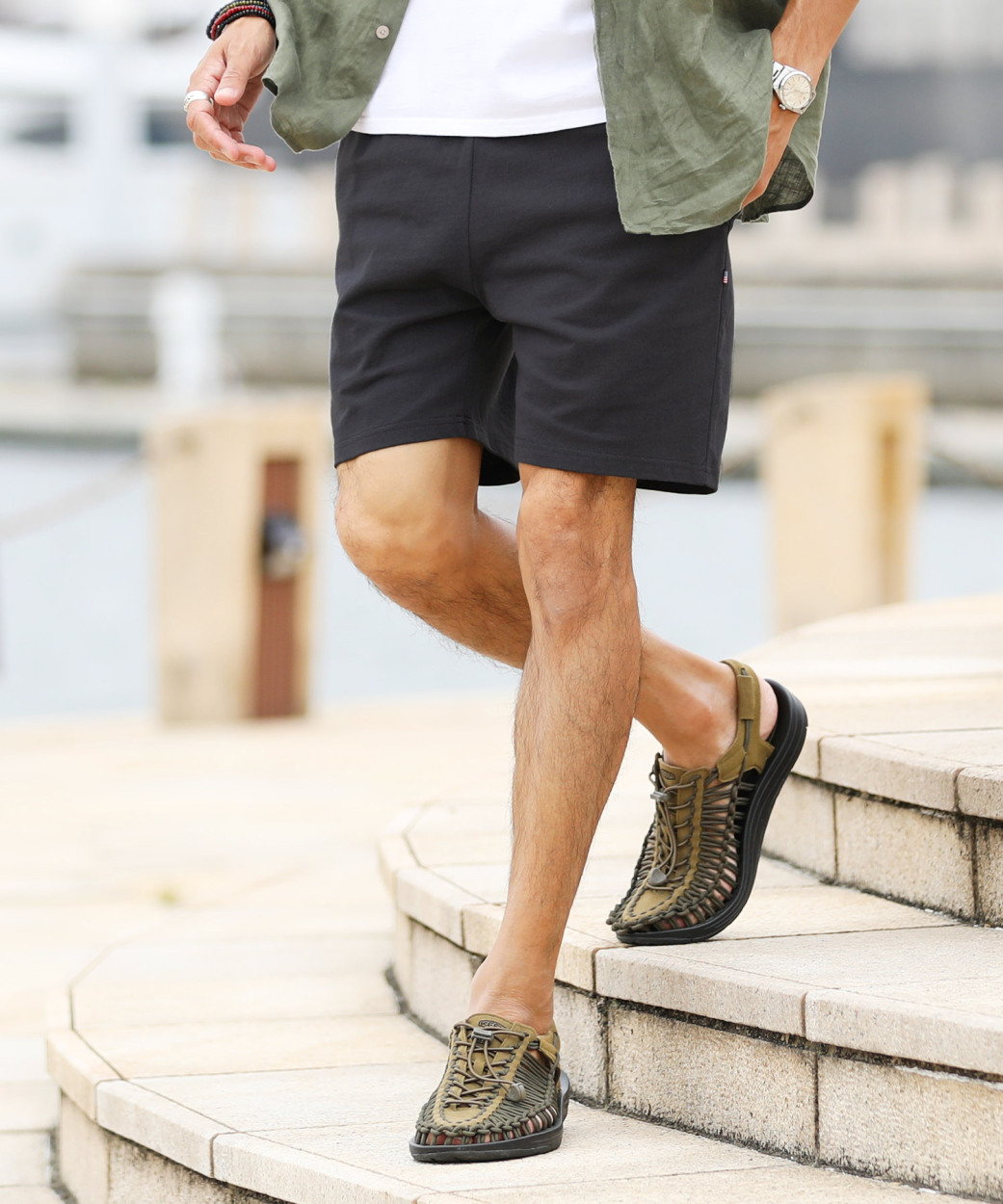 新品 チノ サイズ1 サイドライン ハーフパンツ ベージュ 超激安 ハーフパンツ