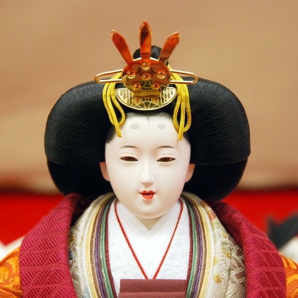 雛人形セット 伝統的な雛祭り用＆3段台 雛人形 三段五人飾りセット【P84101】 黄金色の屏風に存在感の