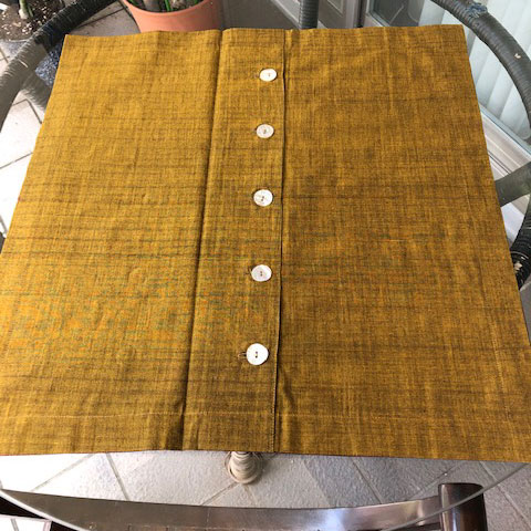 バリイカットのクッションカバー03 |  | 02