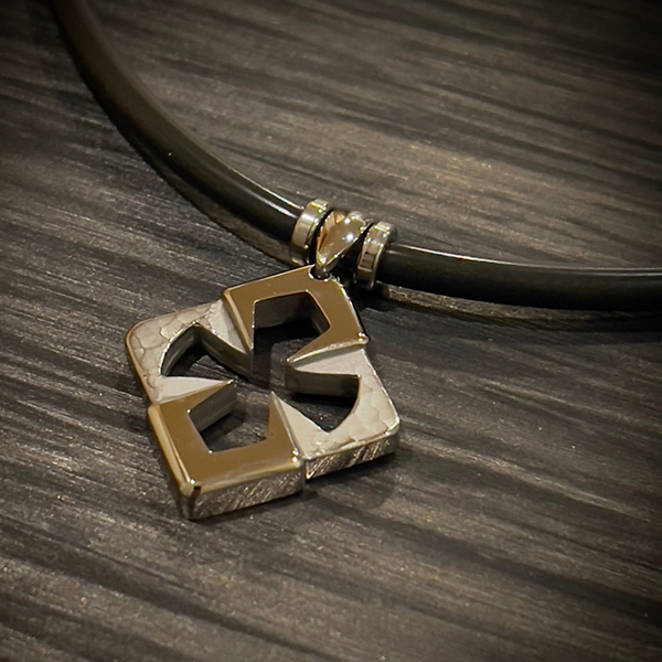 4clovercross フォークローバークロス　艶消し仕上げネックレス ASHモデル（ツヤ消し仕上げ) ツアープロ愛用品【スポーツ