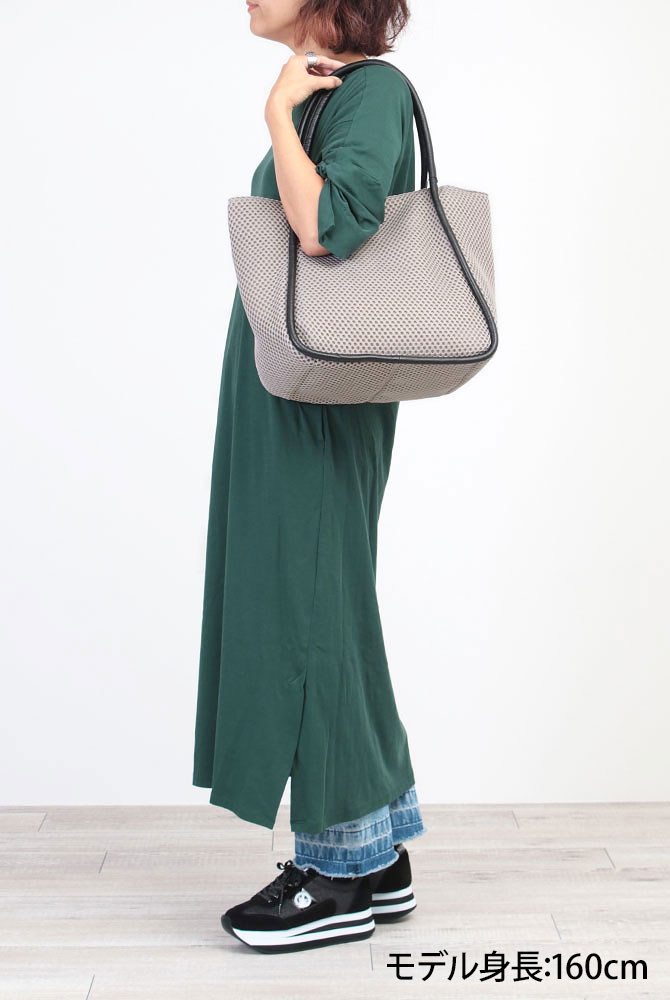 ル カムフラージュ トライブ メッシュトート Lサイズ コーディネート