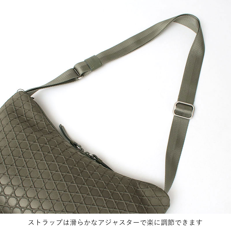 LAQUOH KAGOME ショルダーバッグ サイドロゴ