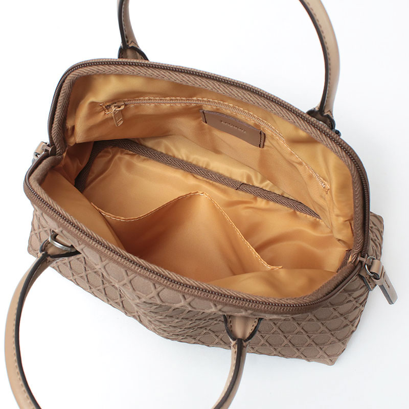 LAQUOH KAGOME ブガッティ型 カフェオレ内装