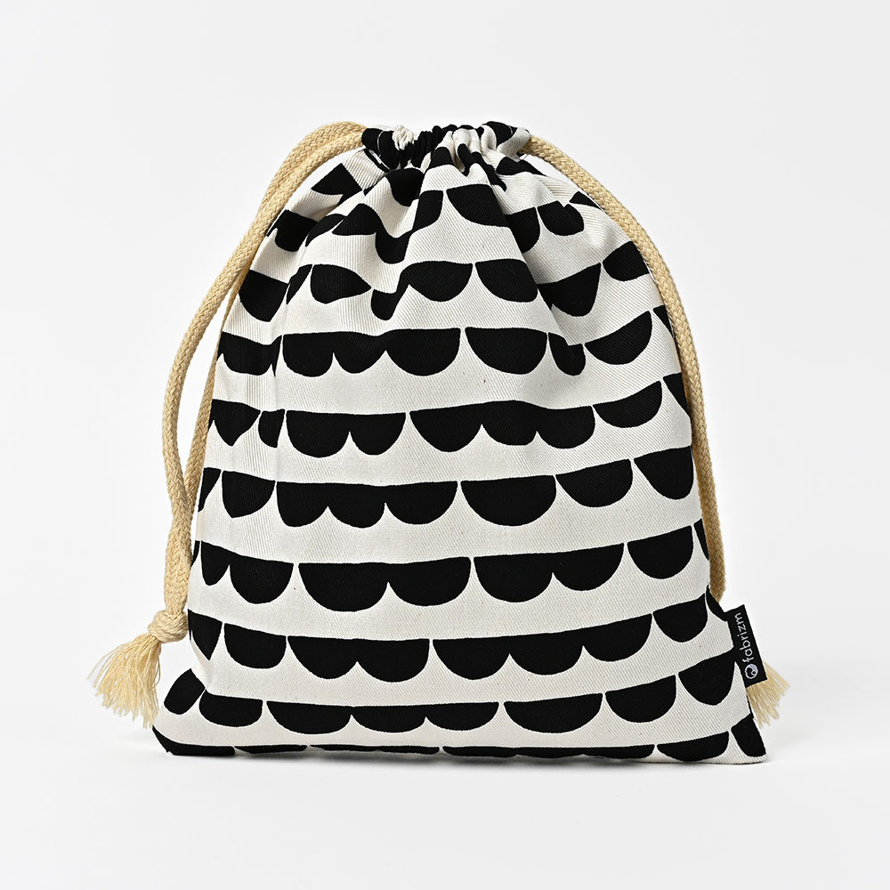 巾着袋 きんちゃく 小 Sサイズ 20×24cm 小学校 小学生 保育園 幼稚園 入園 入学 スカラップ 日本製 fabrizm 給食袋 コップ入れ 男の子 女の子 キッズ 子供 爆買 |  | 01