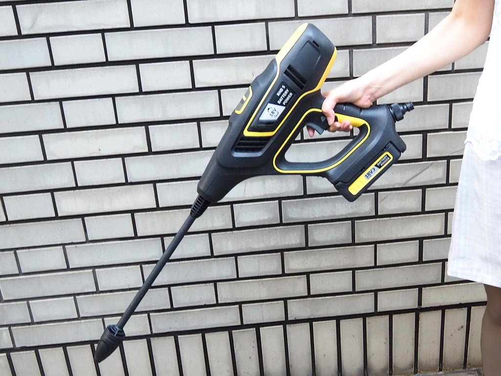 ケルヒャー ハンドヘルドクリーナー 18V 高圧洗浄機 KHB5 ケルヒャー「K2」「KHB 5」の洗浄力や使い勝手をレポート