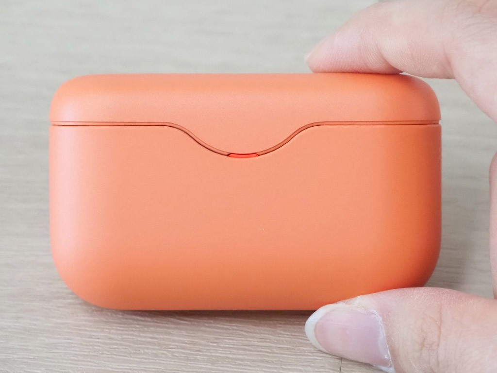 SONY WF-H800をレビュー！コンパクトで高音質、カジュアルでオシャレな