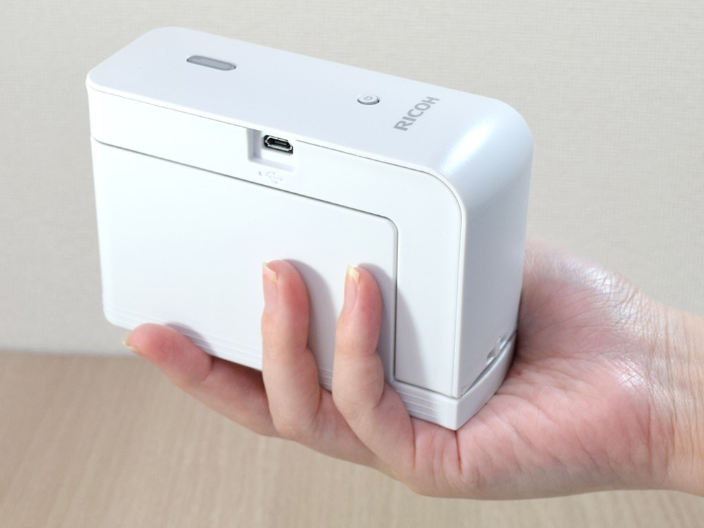 スライドして印字するリコーのモノクロハンディプリンター【試用レポート】