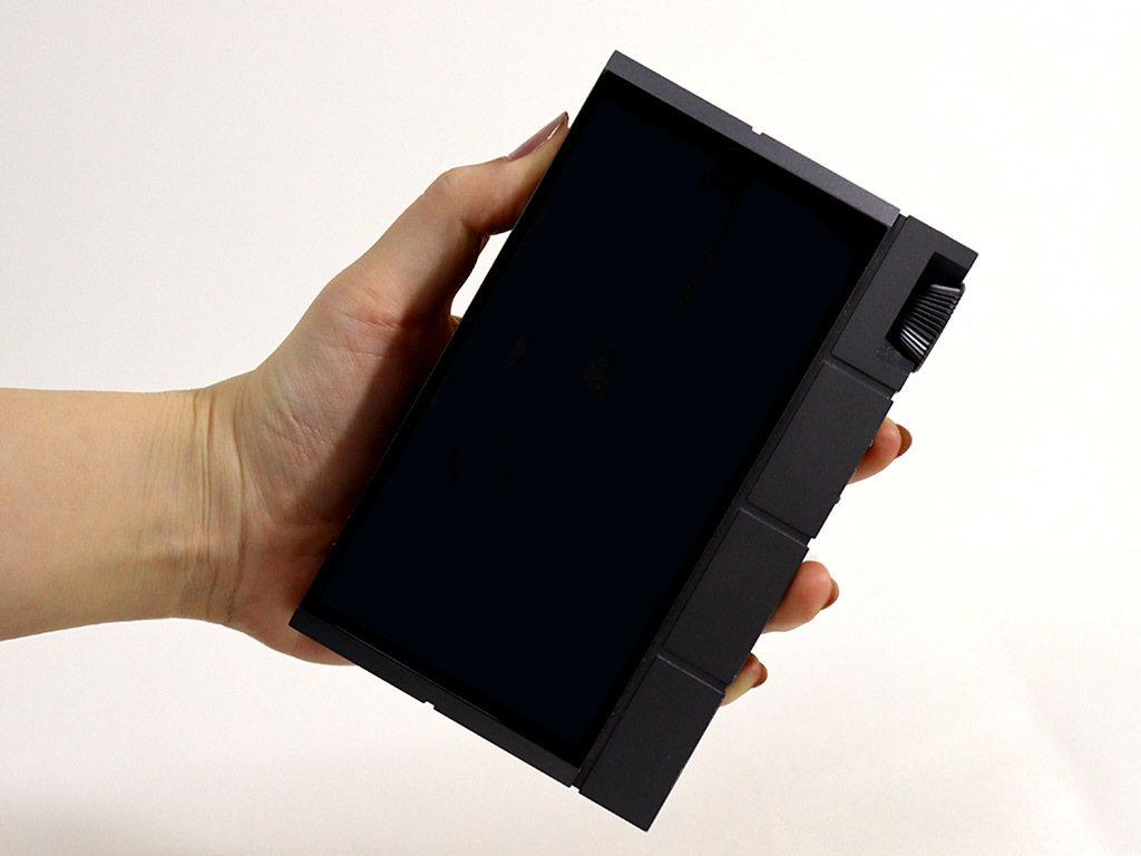 AstellKern初の4.4mmバランス端子を搭載！「KANN ALPHA」を