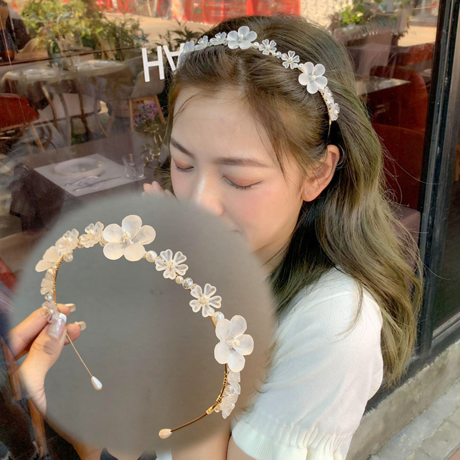 カチューシャ 花 パール ホワイトフラワー ビジュー 大人 ビーズ カチューシャ 花 パール ホワイトフラワー ビジュー 大人 ビーズ