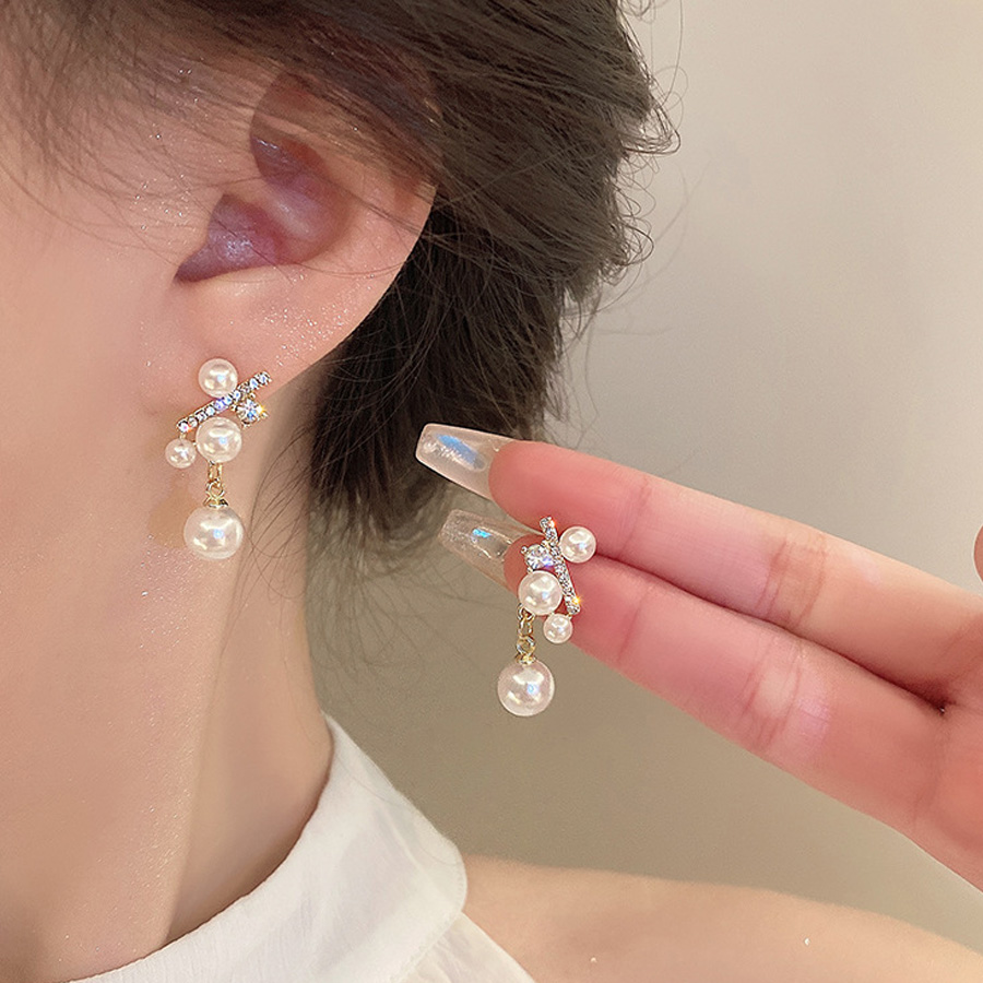 ピアス パール ロングピアス 揺れる アクセサリー 大ぶり 輝く