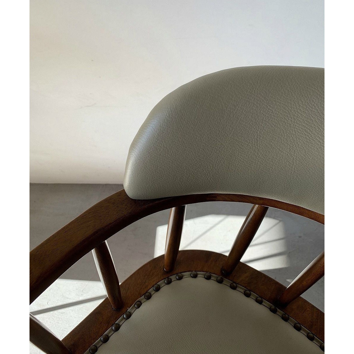 ACME Furniture（アクメファニチャー） OAKS ARM CHAIR_PVC ベージュ