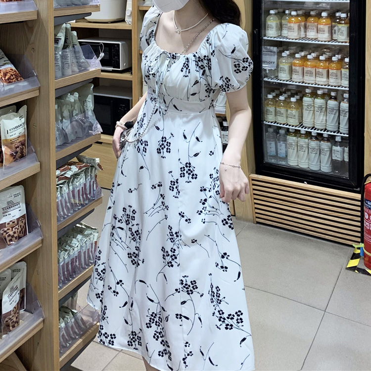 ウエストマーク パフスリーブ ワンピース 夏 小花柄 2色 hra092 楽天市場】小花柄ワンピース Vネック バックリボン 半袖 Aライン