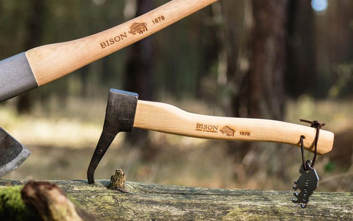 小型の薪割り斧 「BISON（バイソン） AXE 1879シリーズ