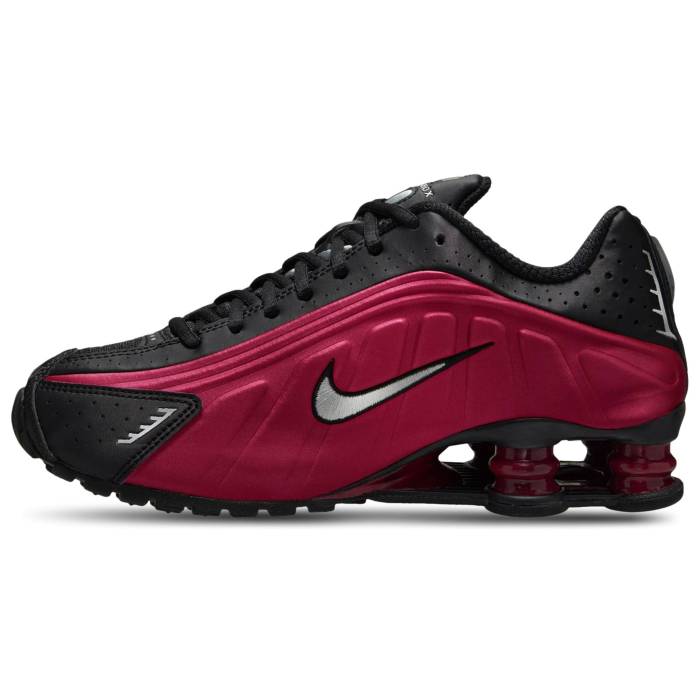 NIKE shox R4（レディースファッション） | ファッション の