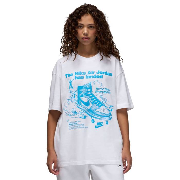 ナイキ ジョーダン Jordan 【 Os Sneaker Graphic Short Sleeve T-Shirt Women's 】 レディース