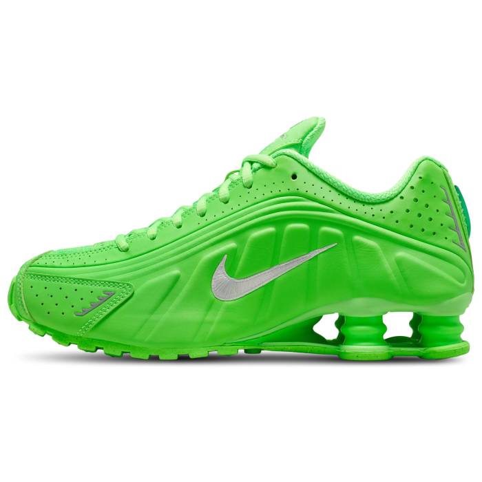 [NIKE] ★HOT ★人気の新モデル★ 女性 SHOX R4 (22~26cm) Nike Shox R4 Women's Shoes. Nike JP