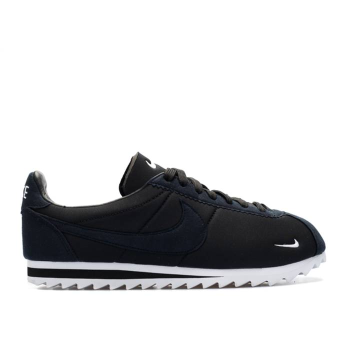 NIKE CLASSIC CORTEZ ナイキ クラシック コルテッツ ナイキ クラシック コルテッツ (メンズスニーカー) 価格比較