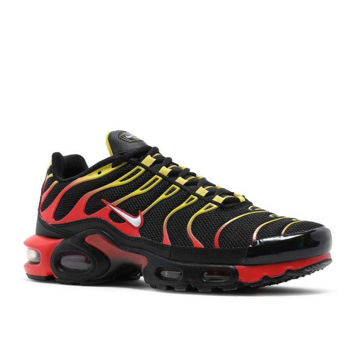 美品NIKEAIR MAX Plusスニーカー 大人気】☆ナイキ☆Air Max Plus University Red 早い者勝ち