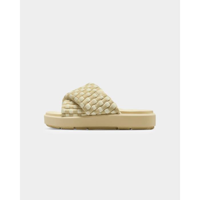 NIKE ナイキ ジョーダン ソフィア サンダル グリーン 発売中【WMNS Air Jordan Sophia Sandals】雲の上を歩いている