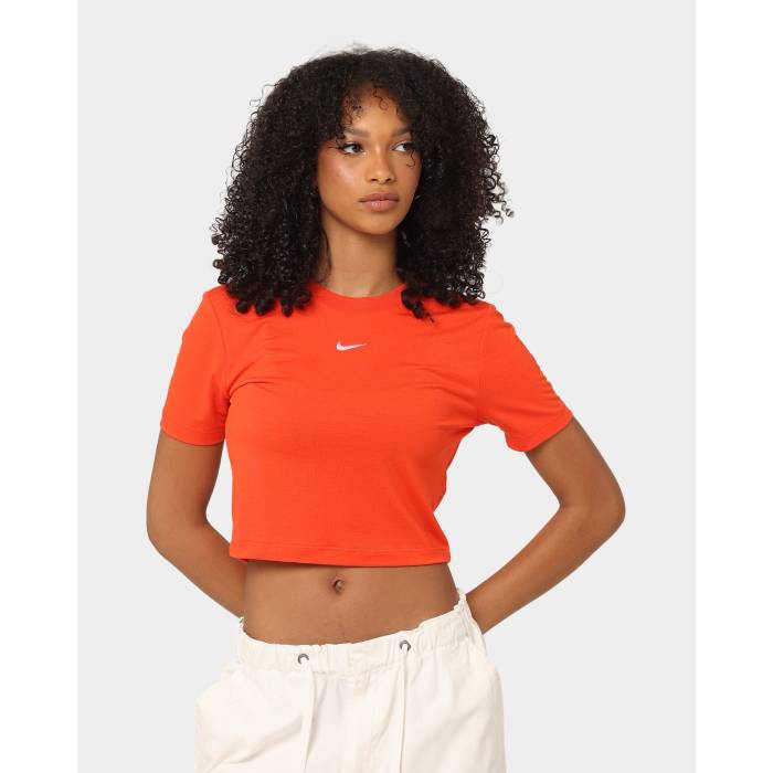 ナイキ Nike 【 Women's  Sportswear Essential Slim Crop T-Shirt Womens 】 レディース