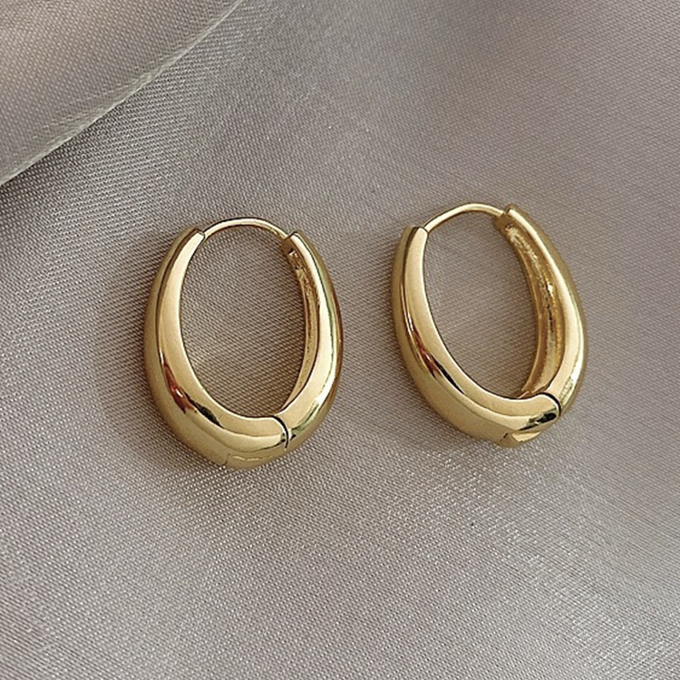 10金【天然ダイヤモンド 中折れねじりフープピアス】Yゴールド刻印入新品！ imgrc0076393835.jpg
