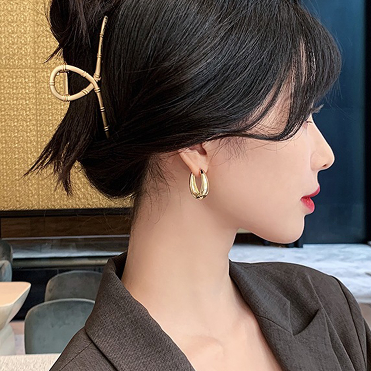 ポメころび❣️ カービング　フープイヤリング ピアス レディース フープピアス 大きめ リングピアス 18kgp 中