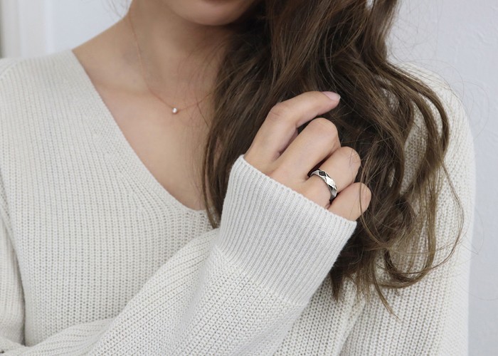 Jewelry i ひし形カット リング 4mm幅 プラチナ 指輪 レディース
