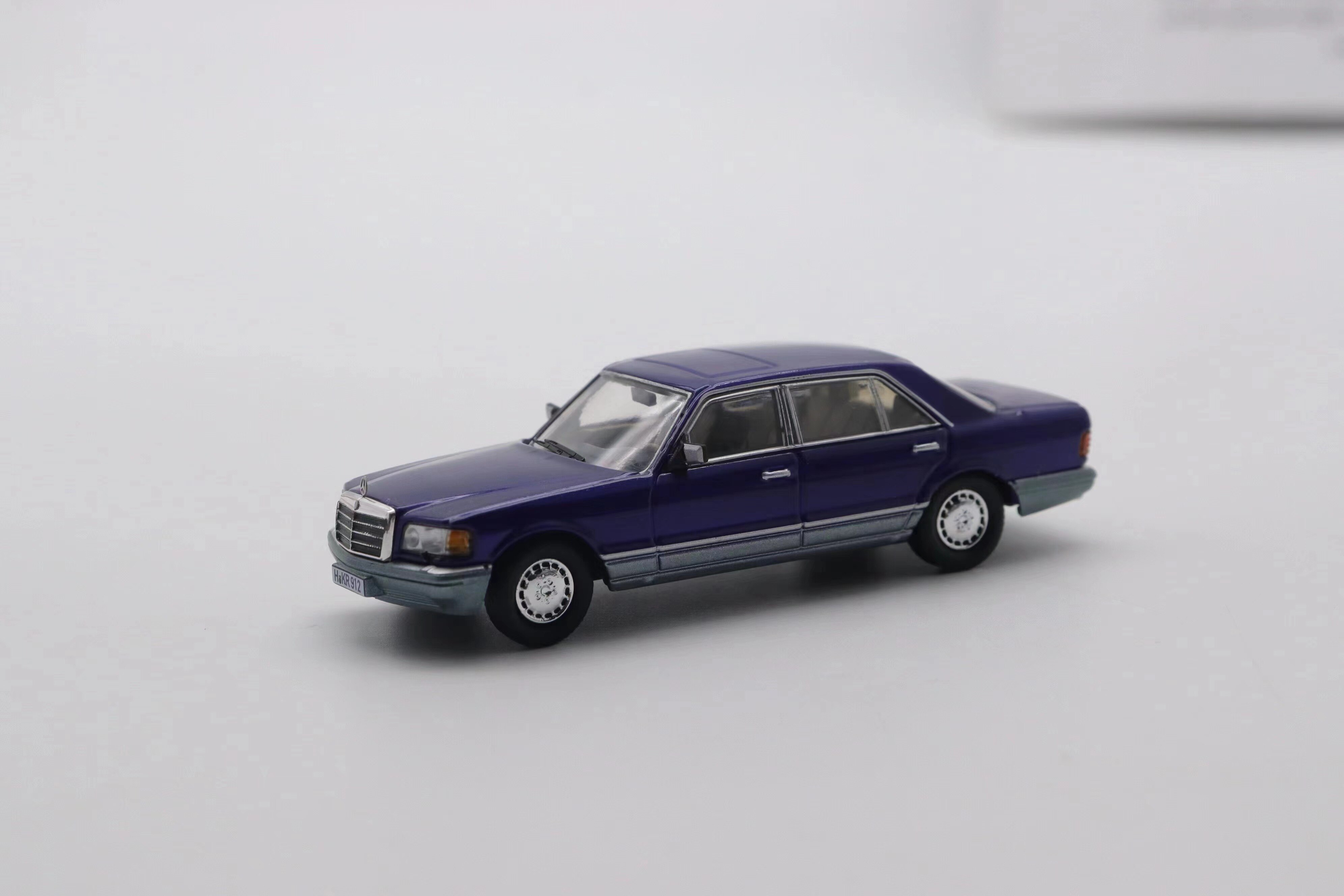 ミニカー 1/64 メルセデスベンツ 560SEL W126 Sクラス第6世代 Master