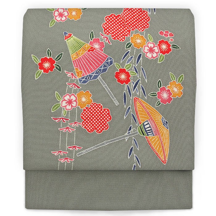 お待たせ のリサイクル 名古屋帯 中古 栗山吉三郎 紅型 染め帯 ちりめん地 番傘 花 グリーン系 灰緑 正絹 お買い得 の