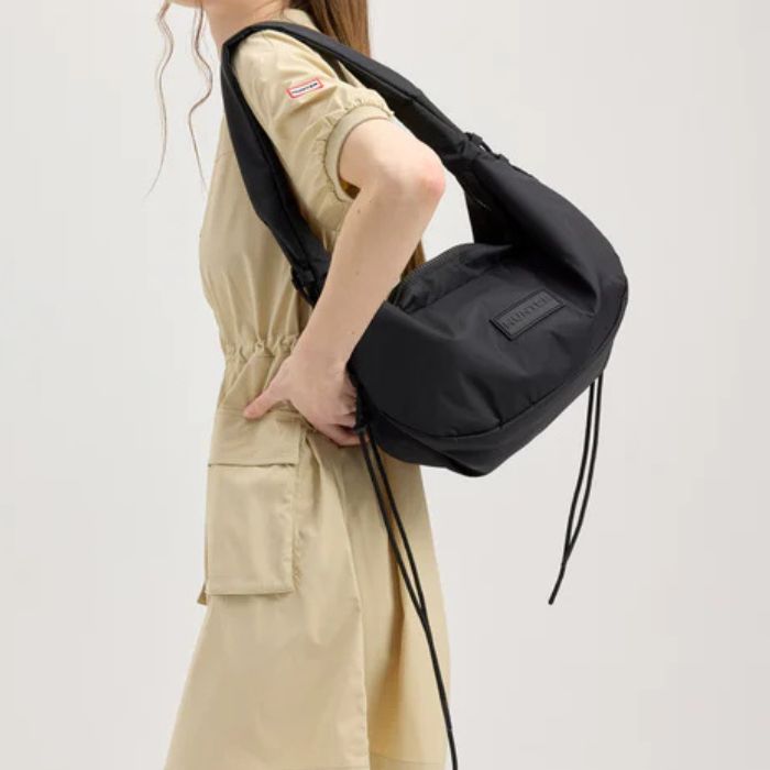HUNTER（ハンター） バック TRAVEL HOBO SLING UBS3932NRS : 靴の 