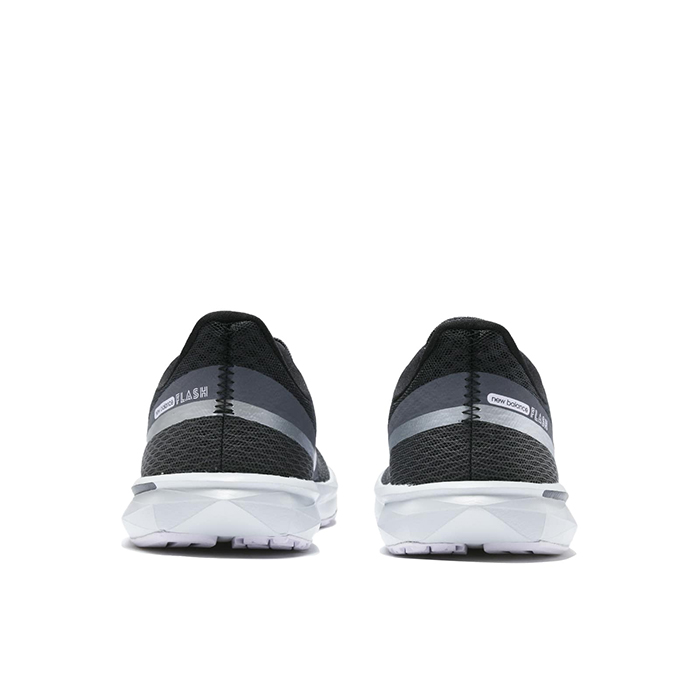New Balance（ニューバランス） DynaSoft Flash v7 GP7 グレー WFLSH B