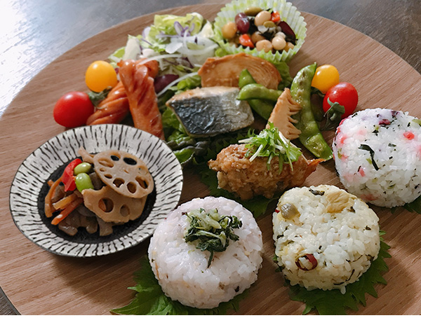 小皿 食器 おしゃれ 12cm 和食器 日本製 美濃焼 陶器 黒 黒潮