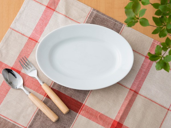 洋食器 オーバル リム 中皿 23cm 白い食器 楕円皿 日本製 美濃焼