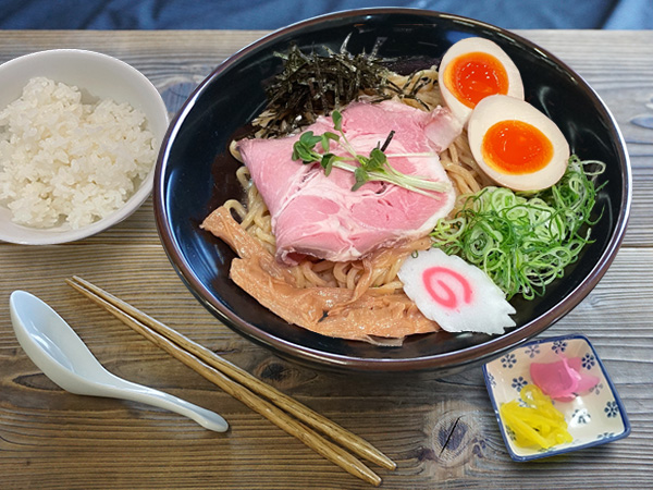 大容量 2リットル どんぶり 25cm アウトレット 丼ぶり ラーメン うどん そば 大盛り 大きい 黒い食器 天目 日本製 美濃焼 和食器 玉ぶち 大鉢  ラーメン鉢 訳あり : 286 : K'sキッチンヤフー店 - 通販 - Yahoo!ショッピング