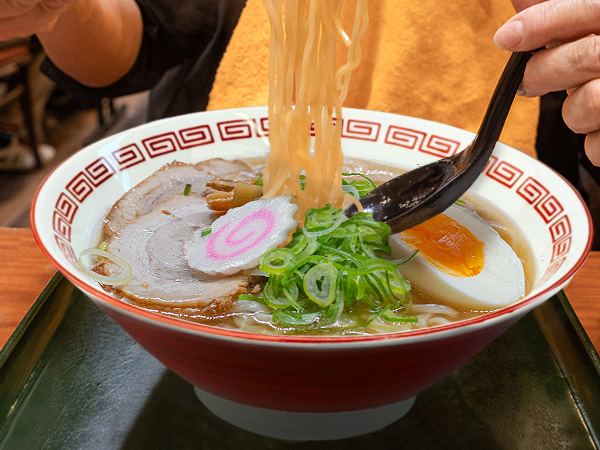 ド定番 ラーメンどんぶり 900cc 20.2cm おしゃれ 赤 赤巻き