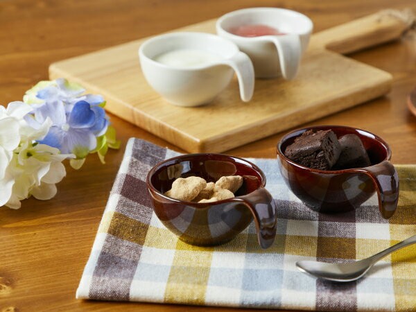 期間限定お値引きレア品　石木文　食器2点セッ小皿、コップ レンゲ形プチボウル 50cc 飴色 ブラウンの食器 小鉢 アメ色 ソース入れ