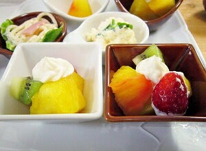 とってもかわいい ちびスクエアボウル 7cm 白 白い食器 四角 小鉢