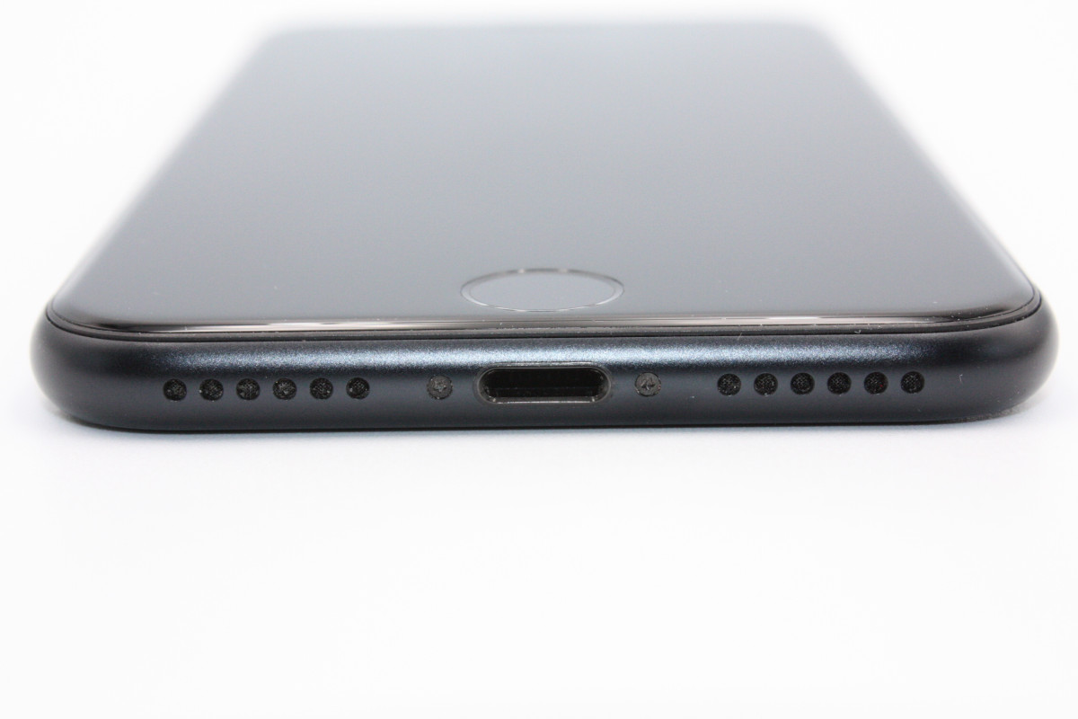 ⭐️使用短⭐️iPhone se3★64GBミッドナイトバッテリー98% iPhone SE（第3世代） ☆中古Aランク 極美品 バッテリー98%以上