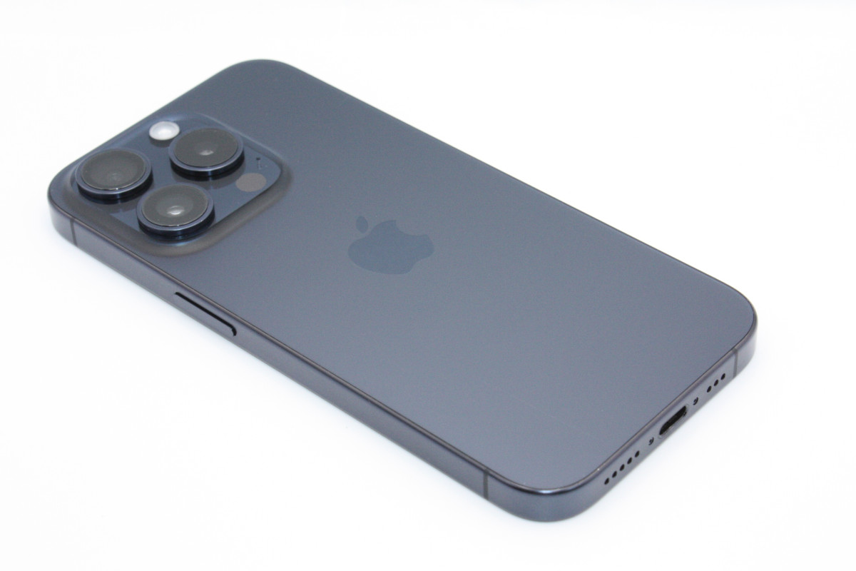新品　Apple iPhone 15Pro 100%バッテリー状態 iPhone 15 Pro バッテリー状態良好(100％) 128GB SIMフリー